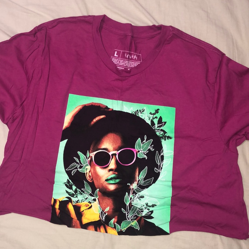 Magenta cropped graphic tee